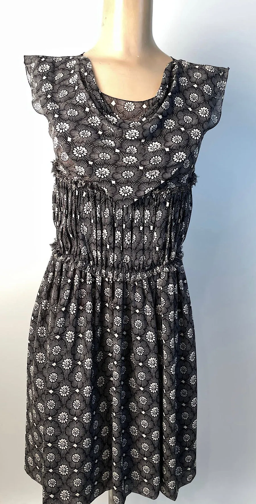 Chanel 07P, 2007 Spring Black Floral Silk Dress FR 38 US 4/6