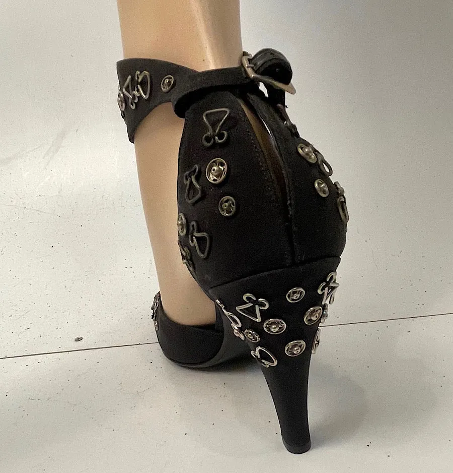 Chanel 2003 Fall 03A snap collection Hook Snaps Black Ankle Strap Pumps EU 40.5 US 9.5/10